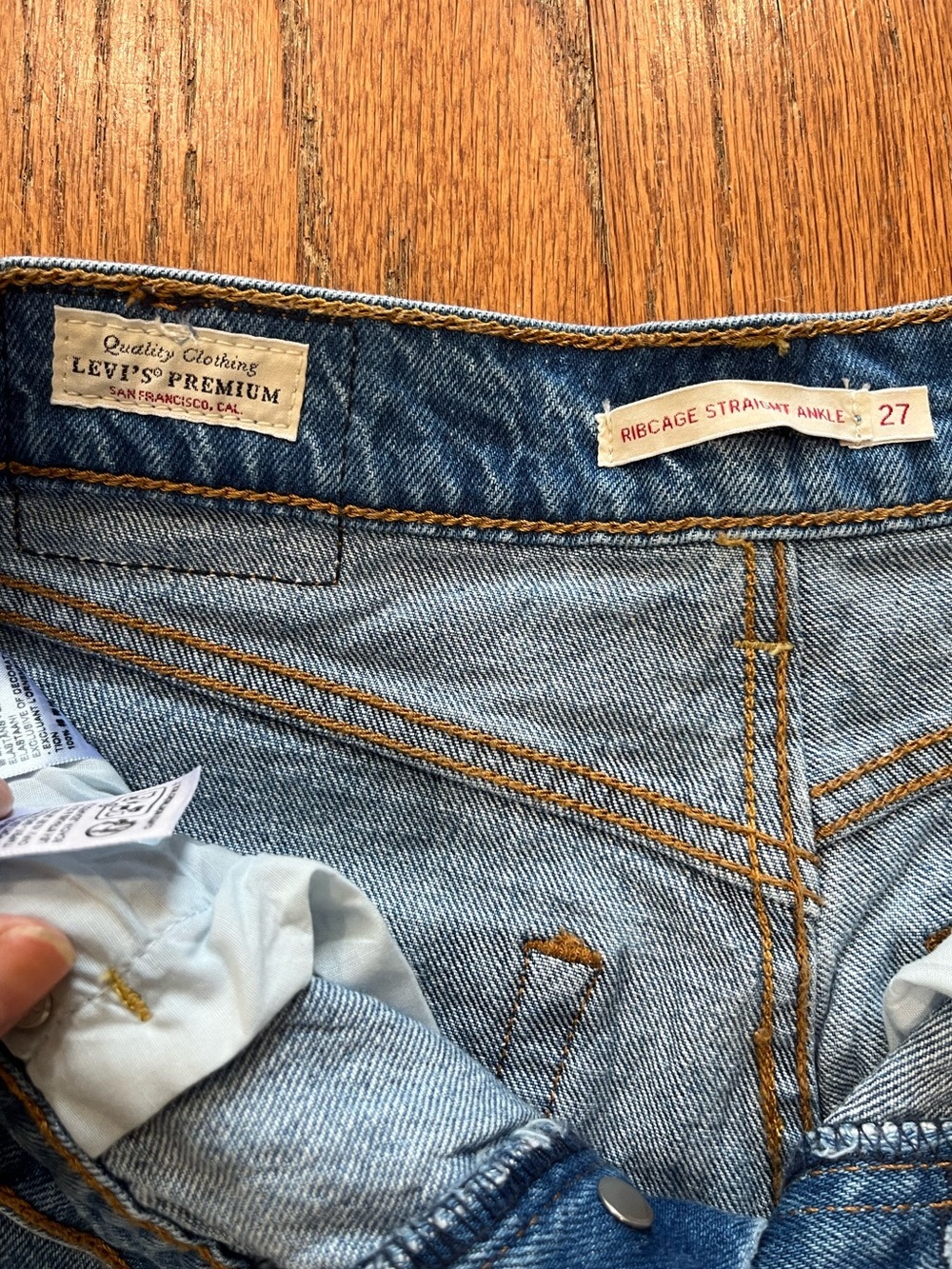Classic Levi’s button fly ribcage denim jeans 27W 27L - Picture 7 of 8